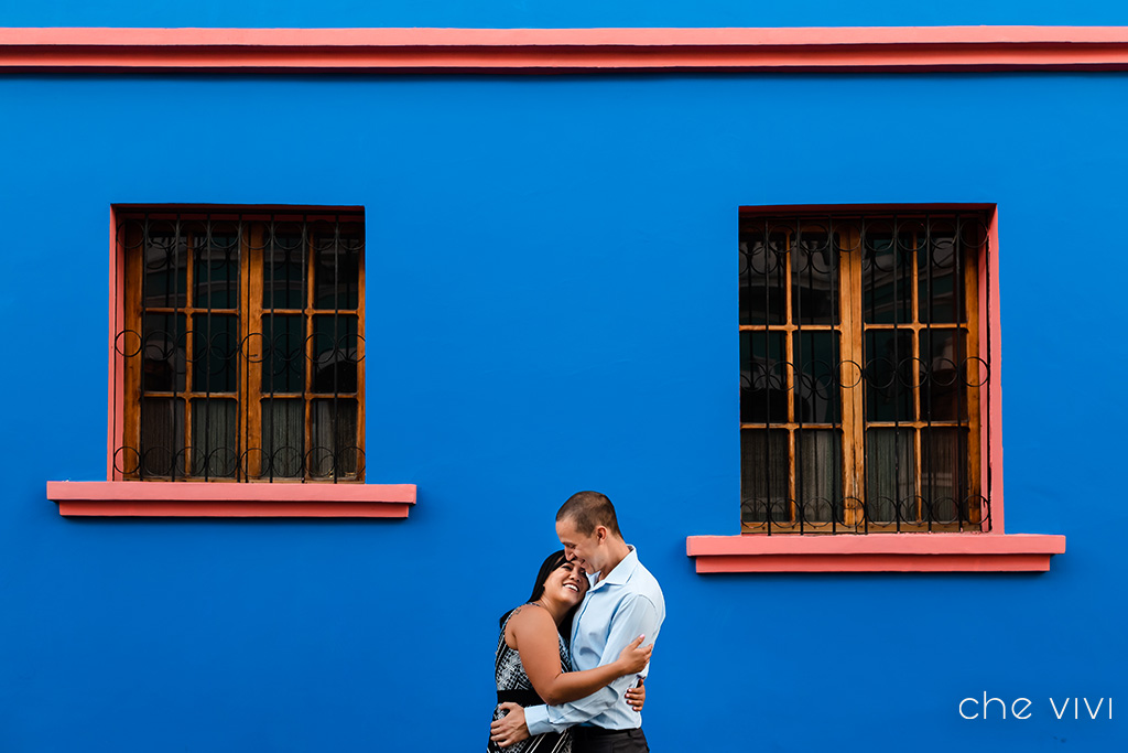 Engagement photos Quito San Marcos couple hugging
