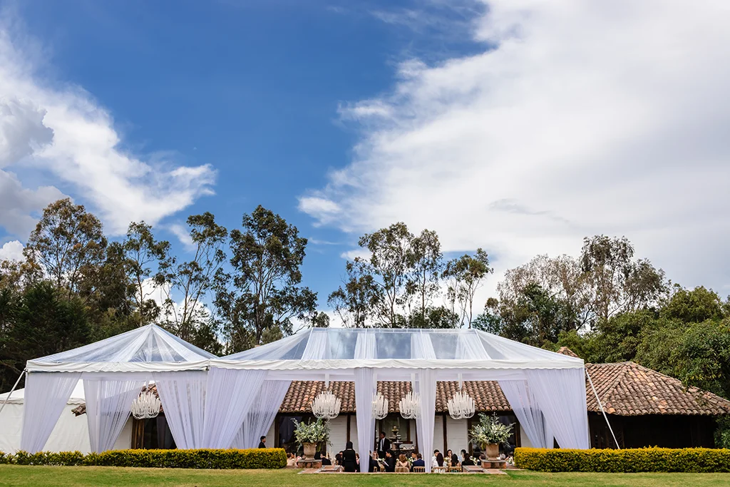 Casona de Puembo con decoracion para una boda en Quito